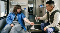 献血が足りなくなるのはなぜか――連休と感染拡大後の「血液不足」を数字で読み解く