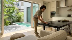 豪邸でも落ち着く家の共通点:ディ・マリア邸に見る「温かくシンプル」のつくり方