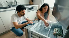 冷凍庫にアルミホイル球は効く?霜が増える理由と、今日からできる対策