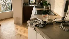 掃除機だけでは残るベタつきに——“高温スチームで洗って拭く”10-in-1クリーナー活用術と注意点