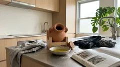 スイスの内陸湖に沈んだ2000年前の船――割れずに残ったアンフォラが結ぶ「ここ」と遠方