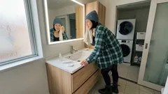 耳が痛い、発疹も…片側の顔が動かしにくいときに考えたいラムゼイ・ハント症候群のサインと受診の目安