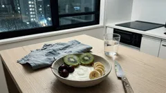 寝る前の小腹、果物で整える?キウイ・タルトチェリー・バナナの“軽い夜食”のコツ